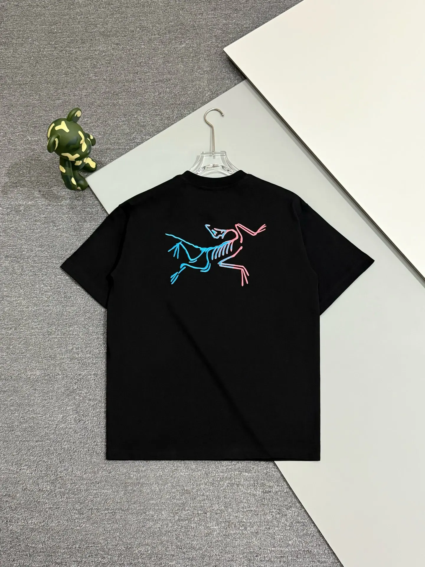 Embroidered Gradient Logo Cotton T-Shirt D13513349 — view 2