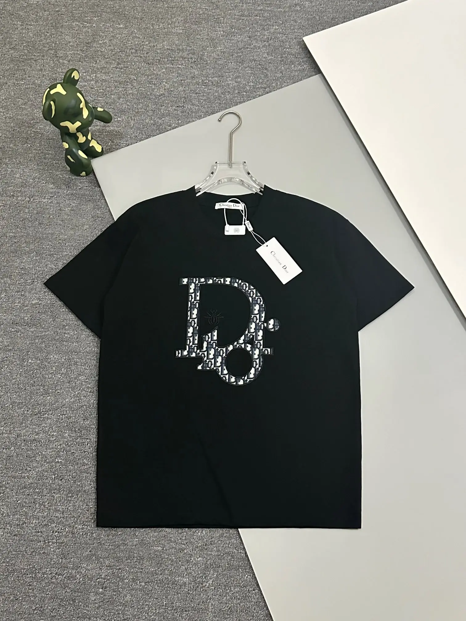 Oblique Logo Patch Bee Embroidered T-Shirt D13513345