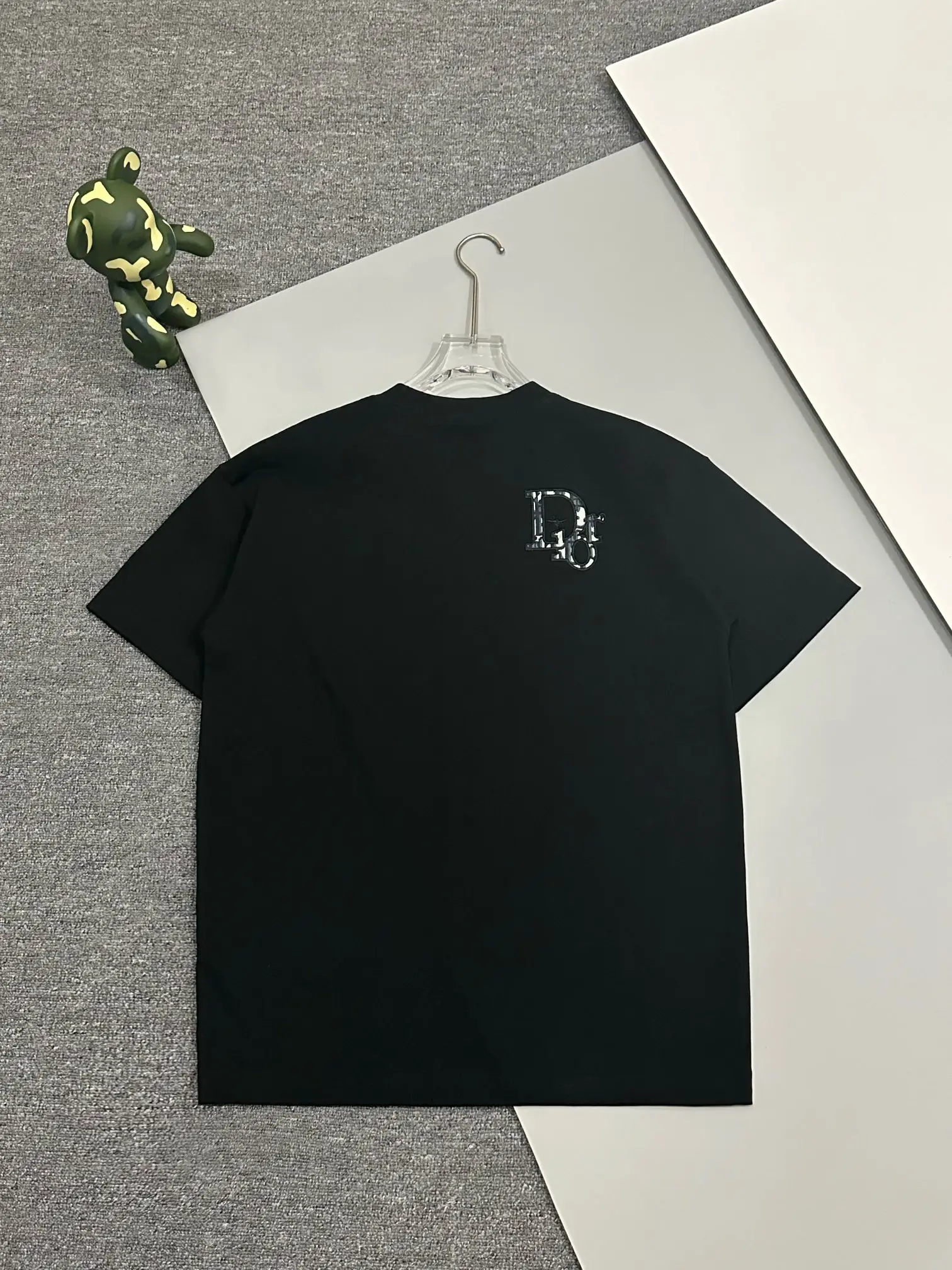 Oblique Logo Patch Bee Embroidered T-Shirt D13513345 — view 2
