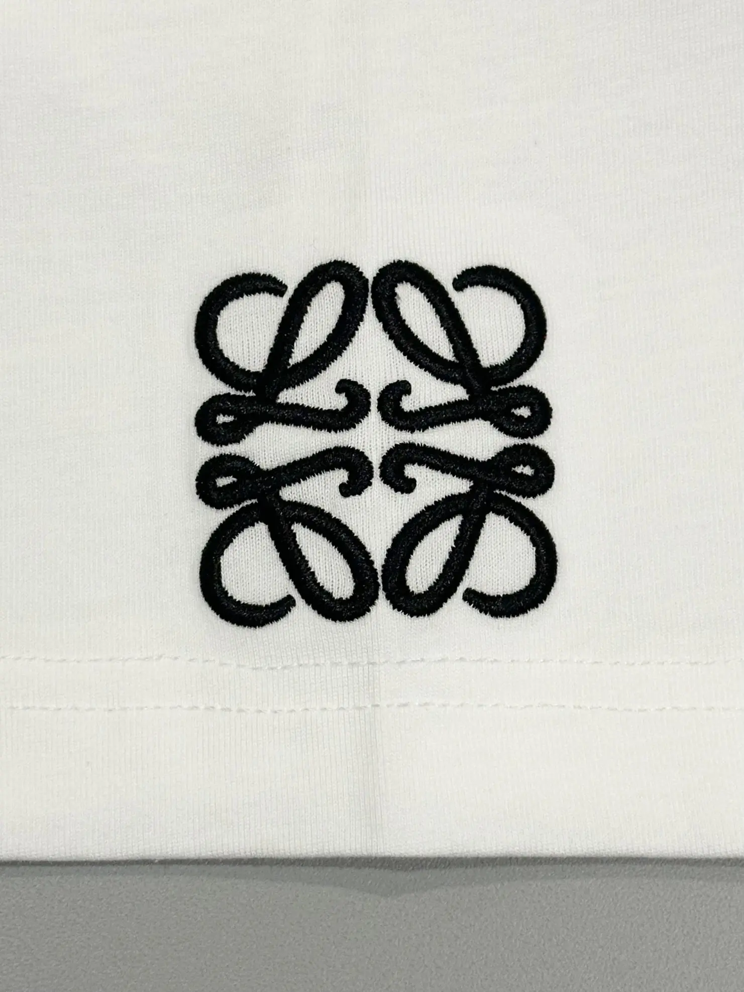 Anagram Logo Embroidered Cotton T-Shirt D13513260 — view 6