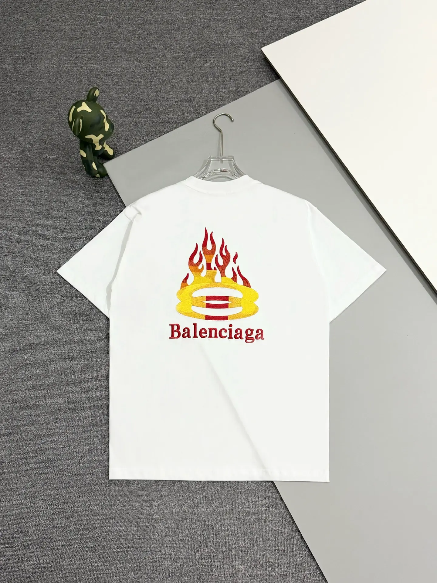 Flame Logo Embroidered Cotton T-Shirt D13513336 — view 2