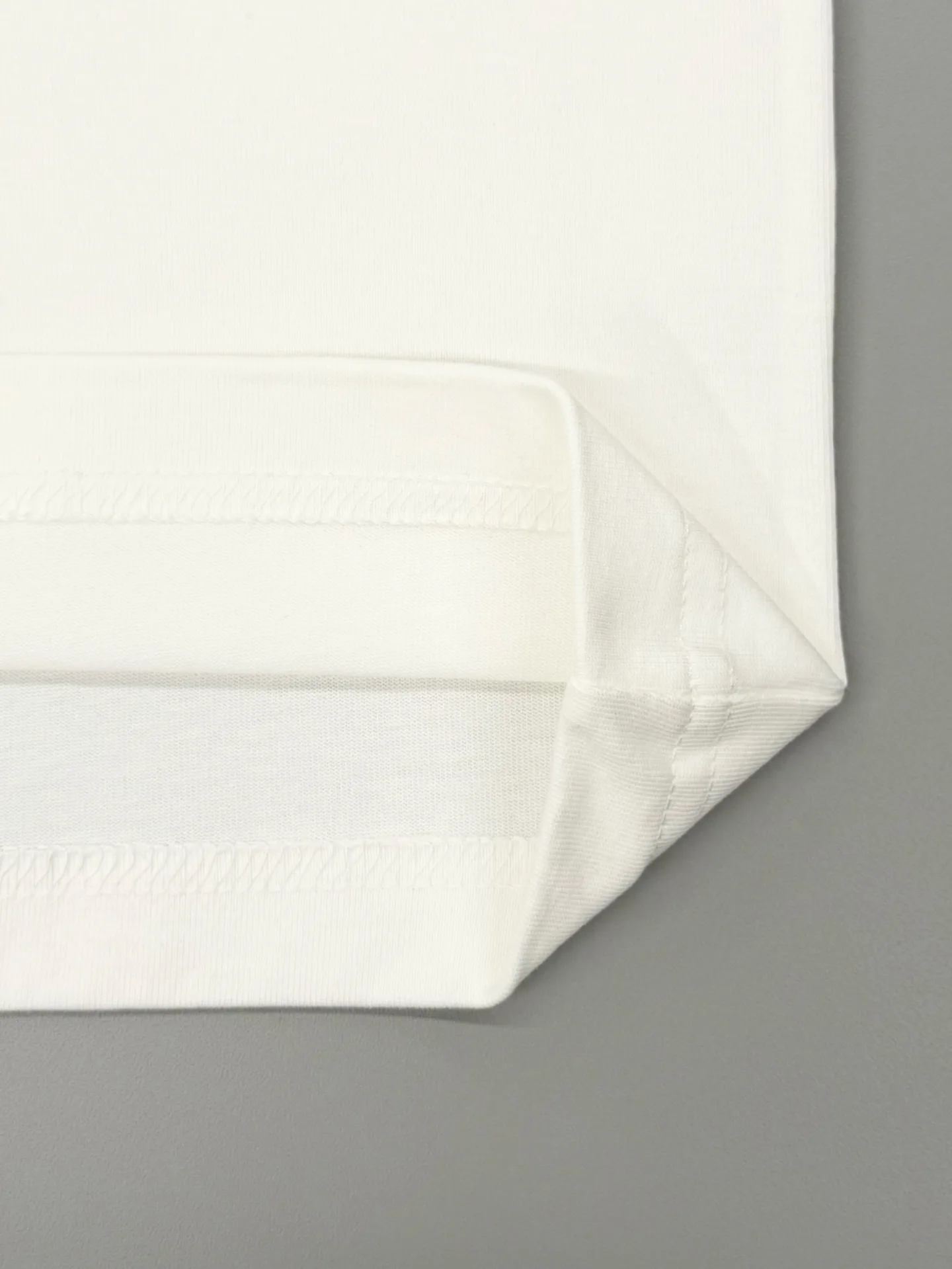 Embroidered Crest Cotton T-Shirt D14013071 — view 9