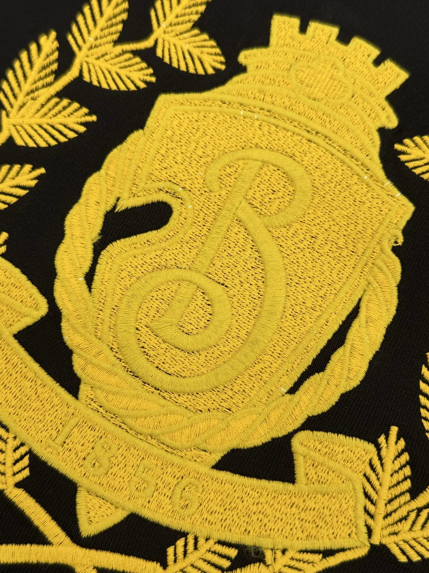 Embroidered Crest Cotton Jersey T-Shirt D14013072 — view 4