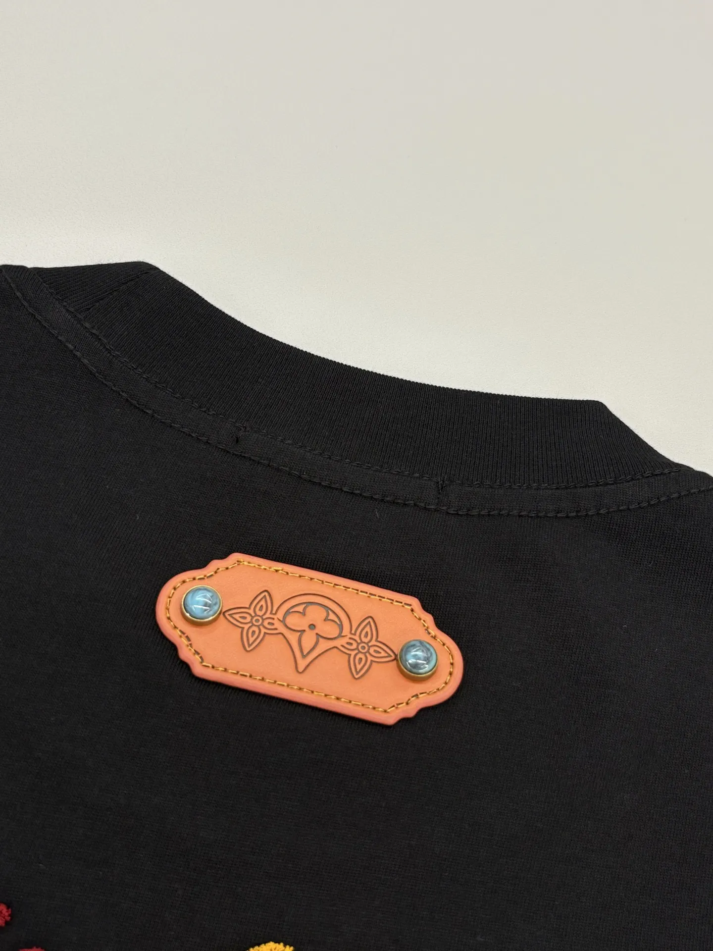 Embroidered Monogram Flower Cotton T-Shirt D14013393 — view 7