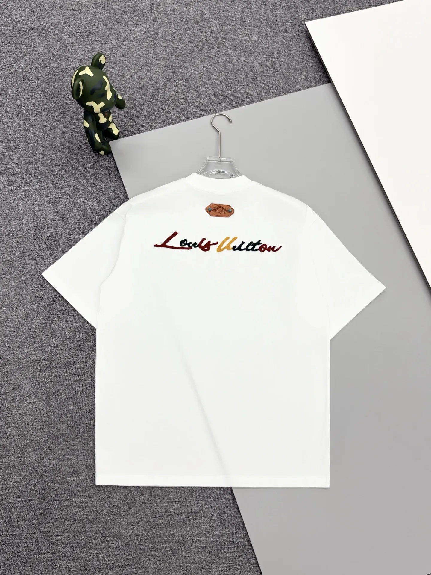 Embroidered Monogram Flower Cotton T-Shirt D14013392 — view 2