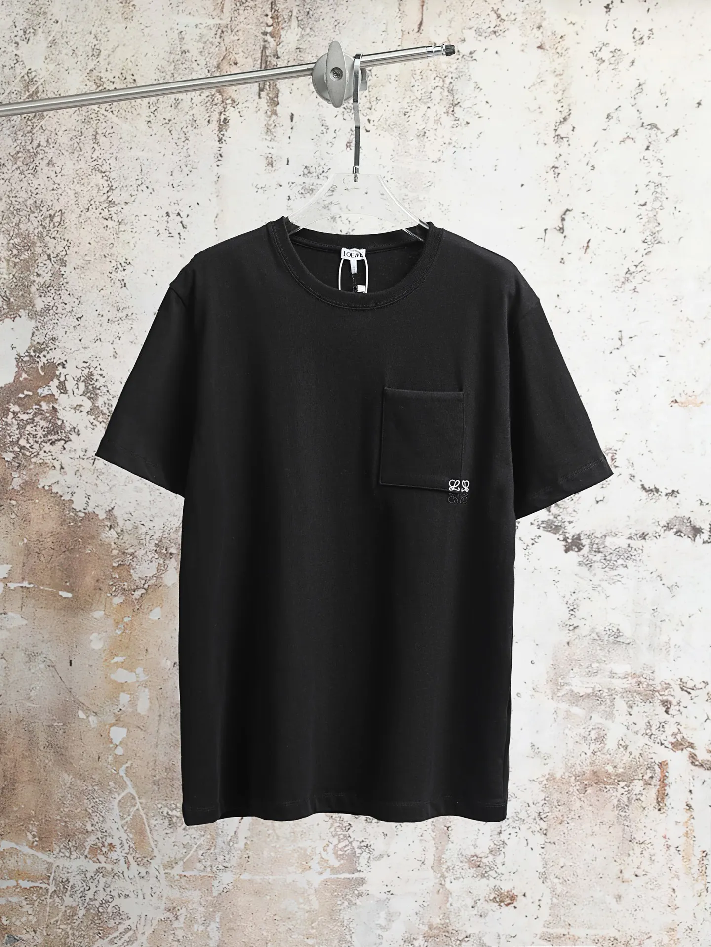 Anagram Embroidered Pocket T-Shirt D16020614