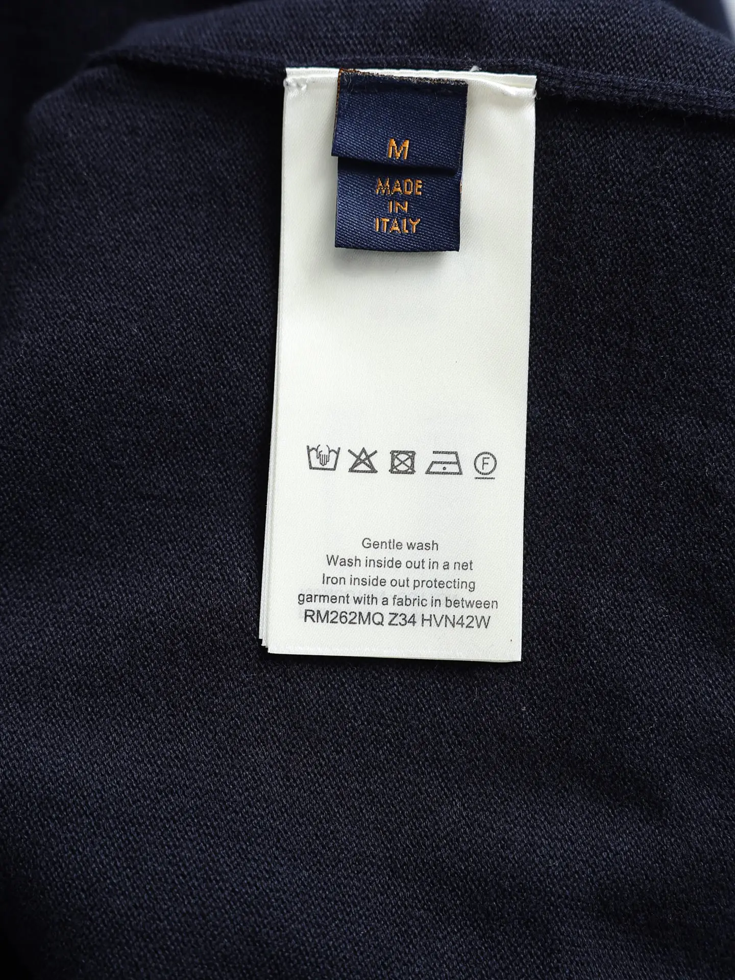 LV Leather Patch Cotton Knit T-Shirt D19020637 — view 10