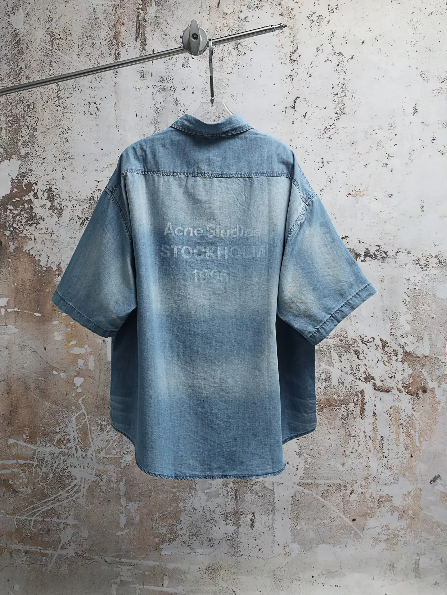 1996 Logo-Button Cotton-Linen Shirt D25520625 — view 2