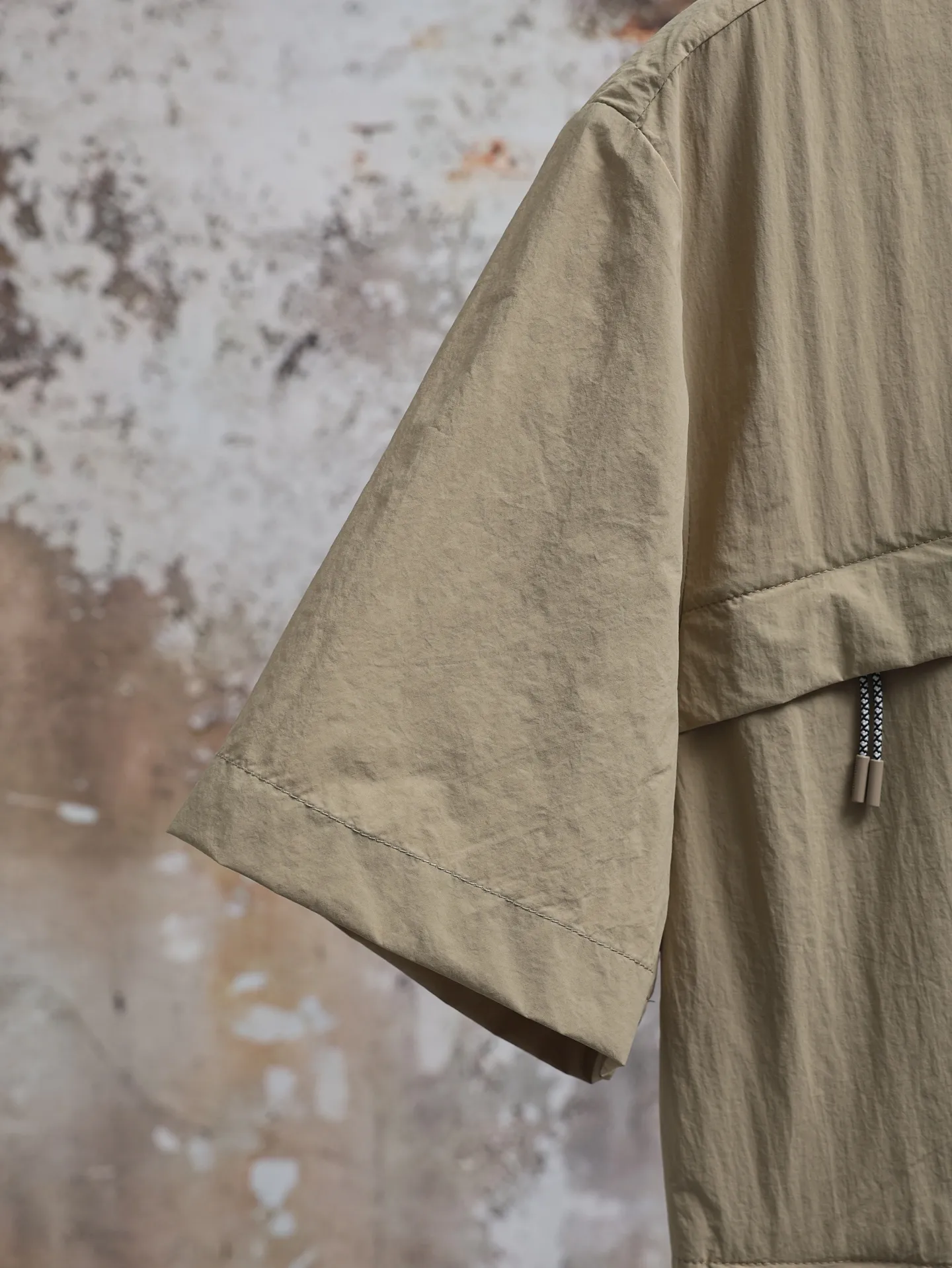 Embroidered Zip-Up Short-Sleeved Camp Shirt D25520640 — view 6