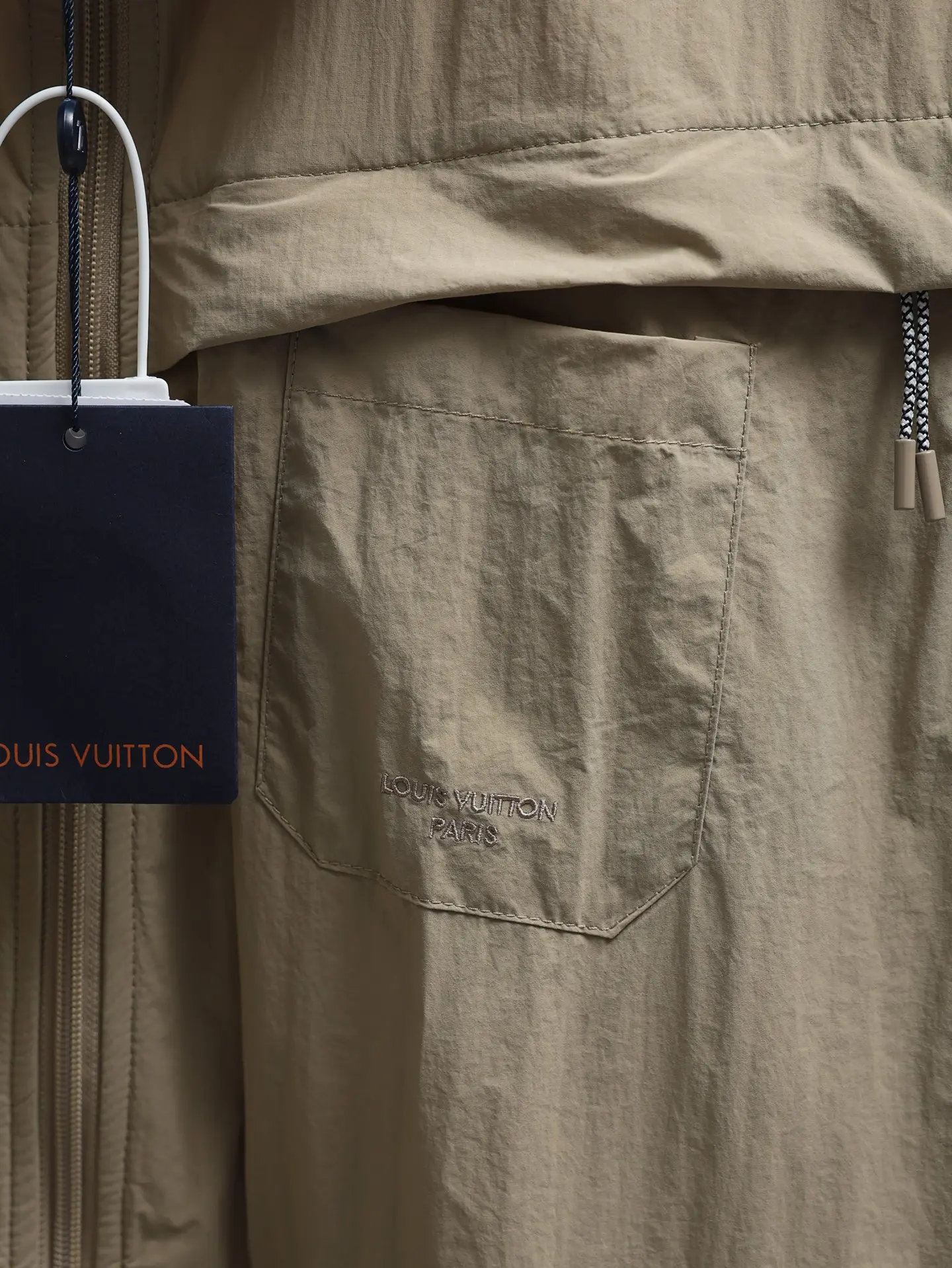 Embroidered Zip-Up Short-Sleeved Camp Shirt D25520640 — view 7