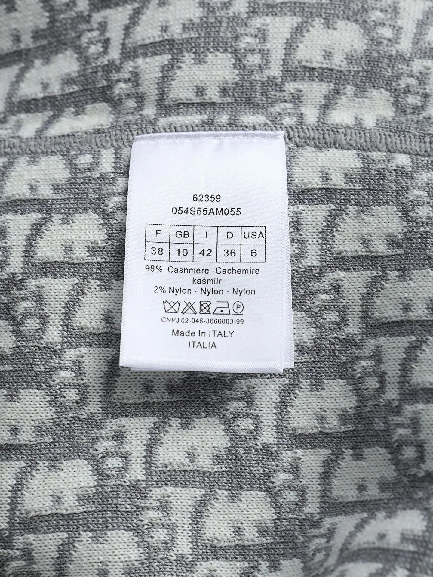Oblique Reversible Cashmere-Blend Zip Hoodie D31020611 — view 9