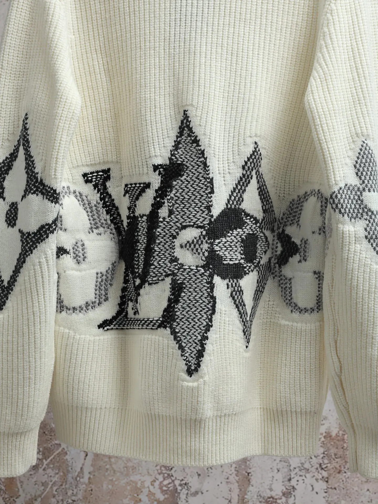 Monogram Intarsia Wool V-Neck Cardigan D35520605 — view 7