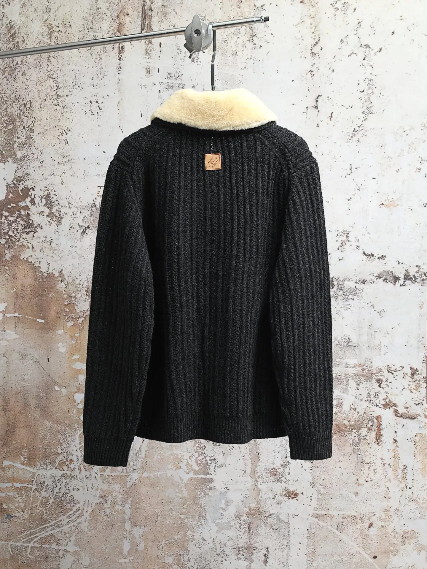 Shearling-Collar Wool and Cashmere Ribbed Blouson D44020606 — view 2