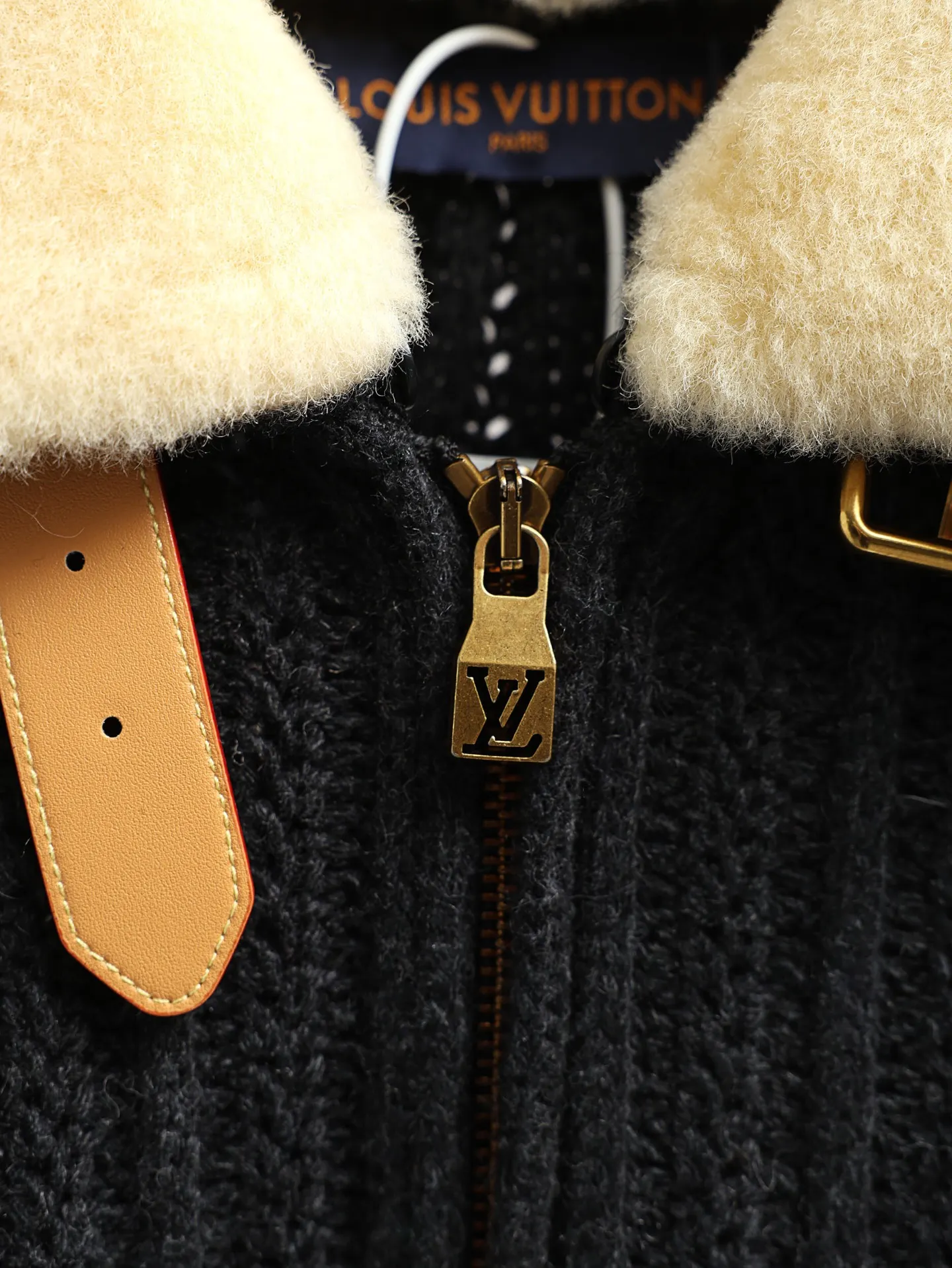Shearling-Collar Wool and Cashmere Ribbed Blouson D44020606 — view 3