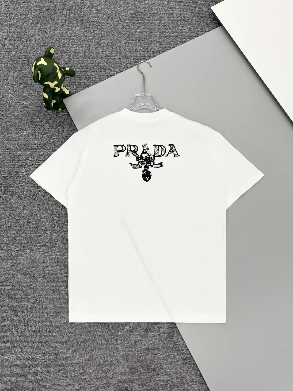 Logo-Embellished Cotton Pocket T-Shirt D13513099 — view 2