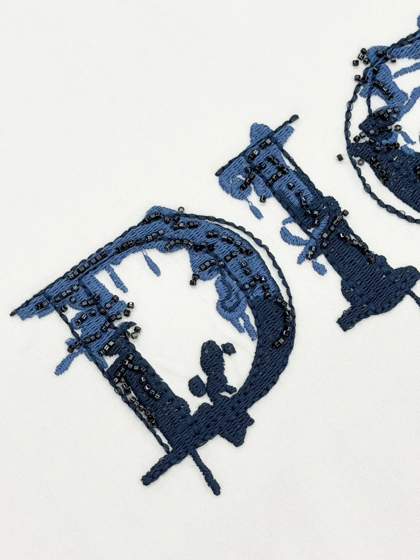 Beaded Logo Embroidery Cotton T-Shirt D15013238 — view 6