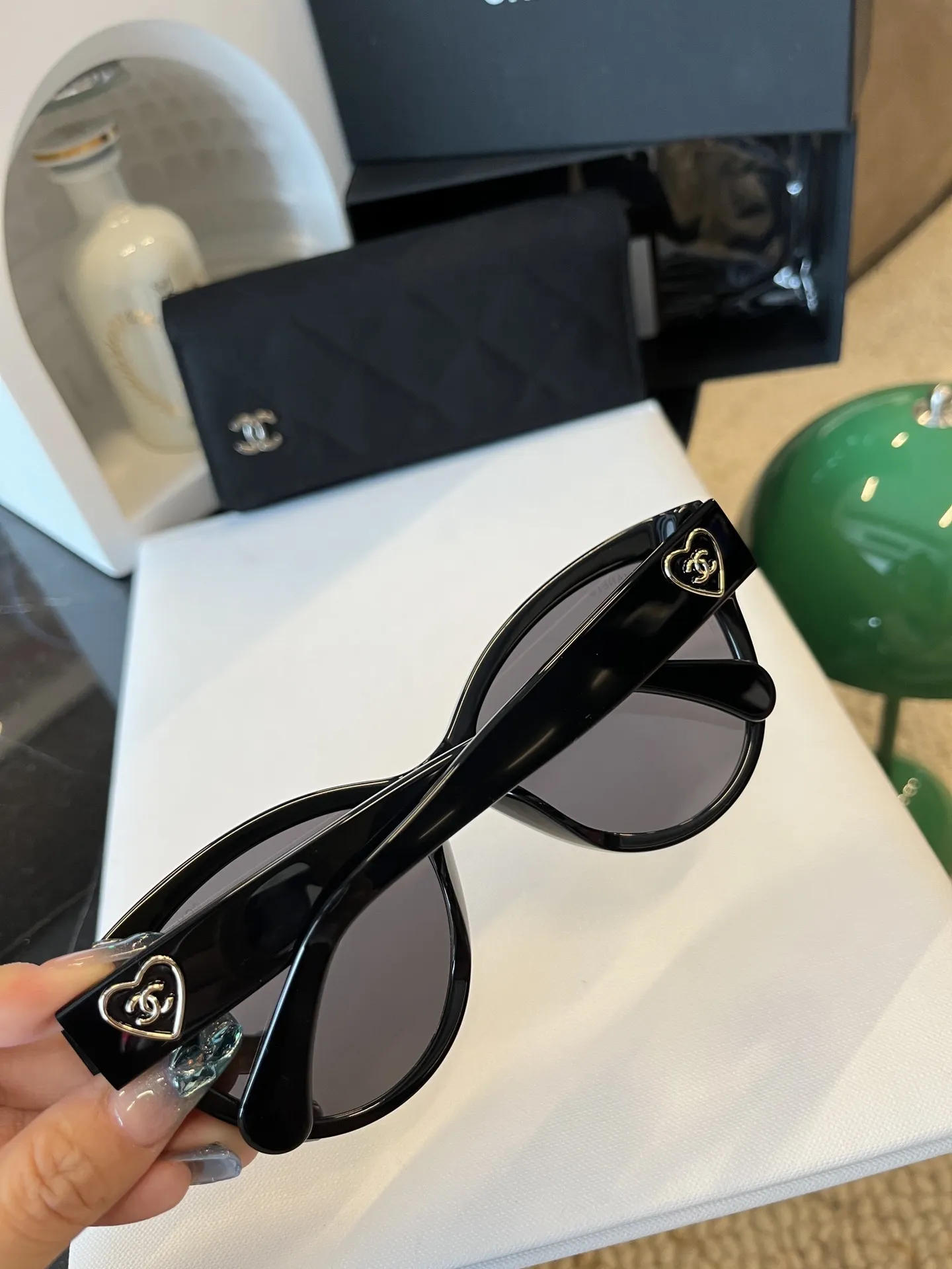 Cat-Eye Sunglasses D20018522 — view 6