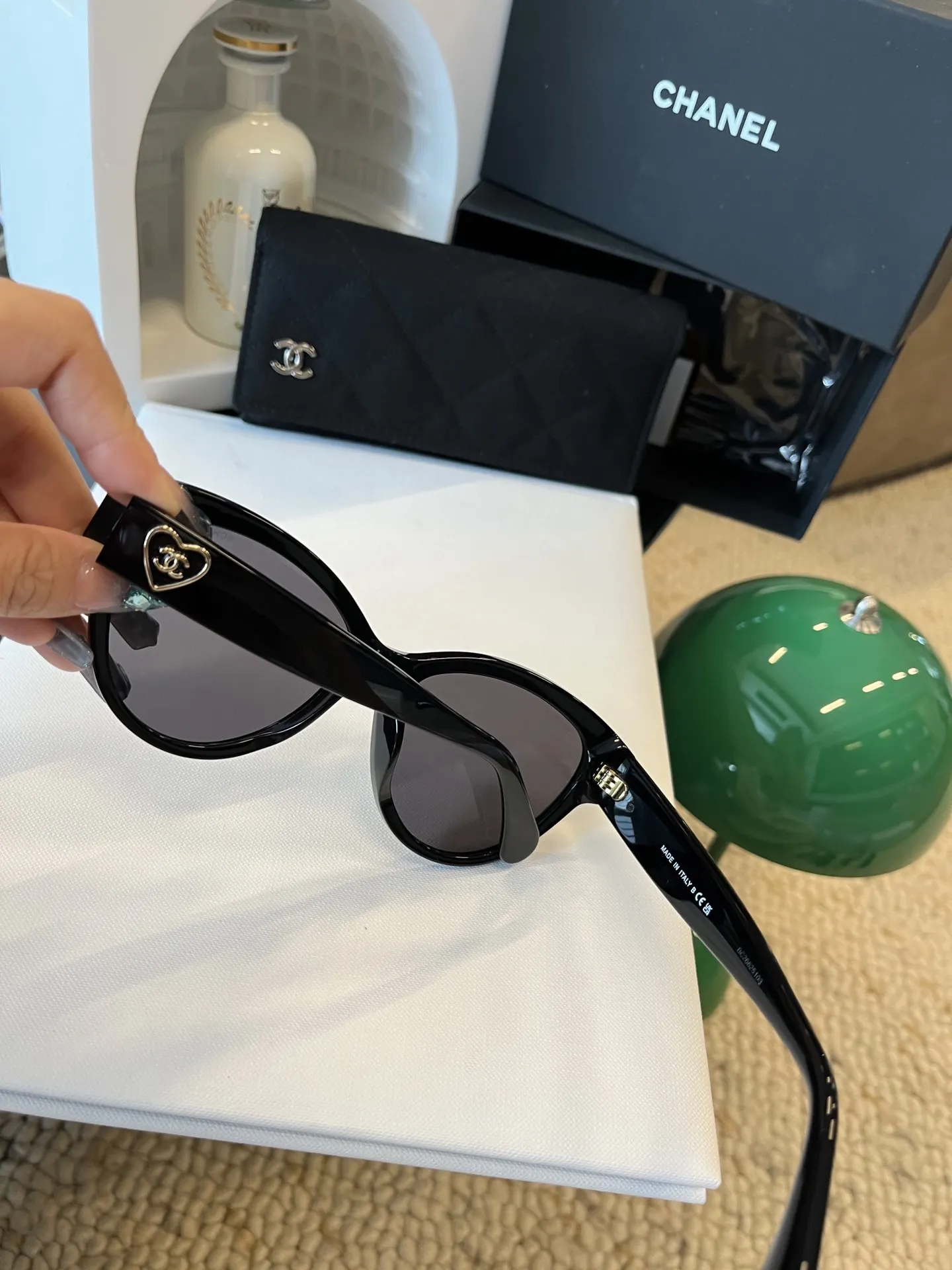 Cat-Eye Sunglasses D20018522 — view 7
