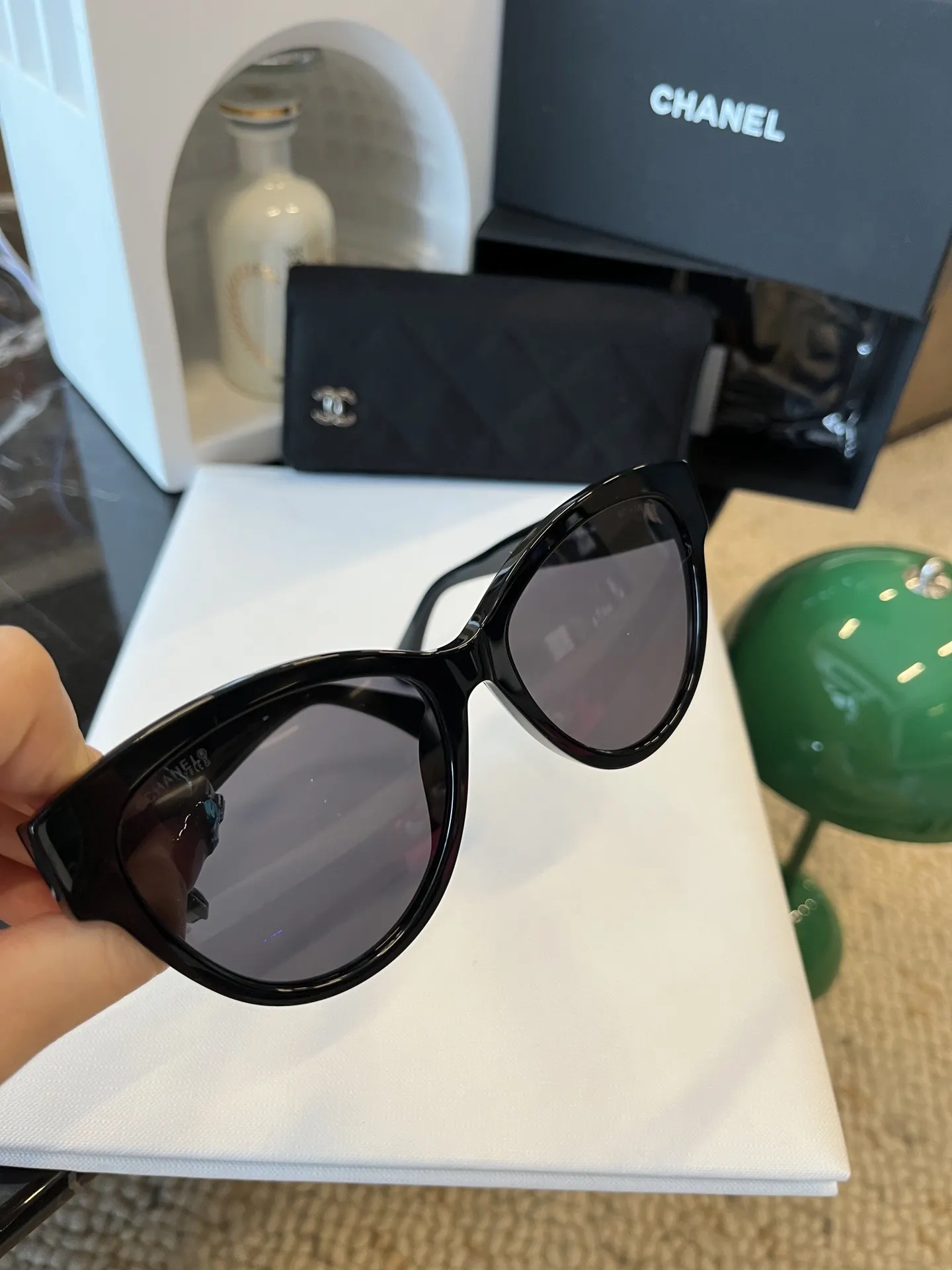 Cat-Eye Sunglasses D20018522 — view 9