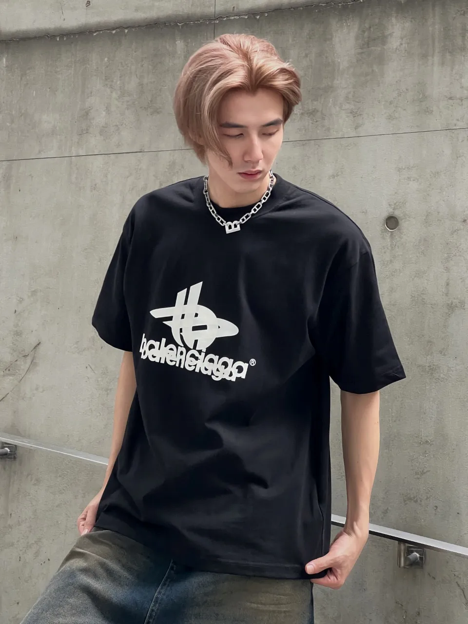 Tape Logo Oversized Cotton T-Shirt D15018651 — view 7