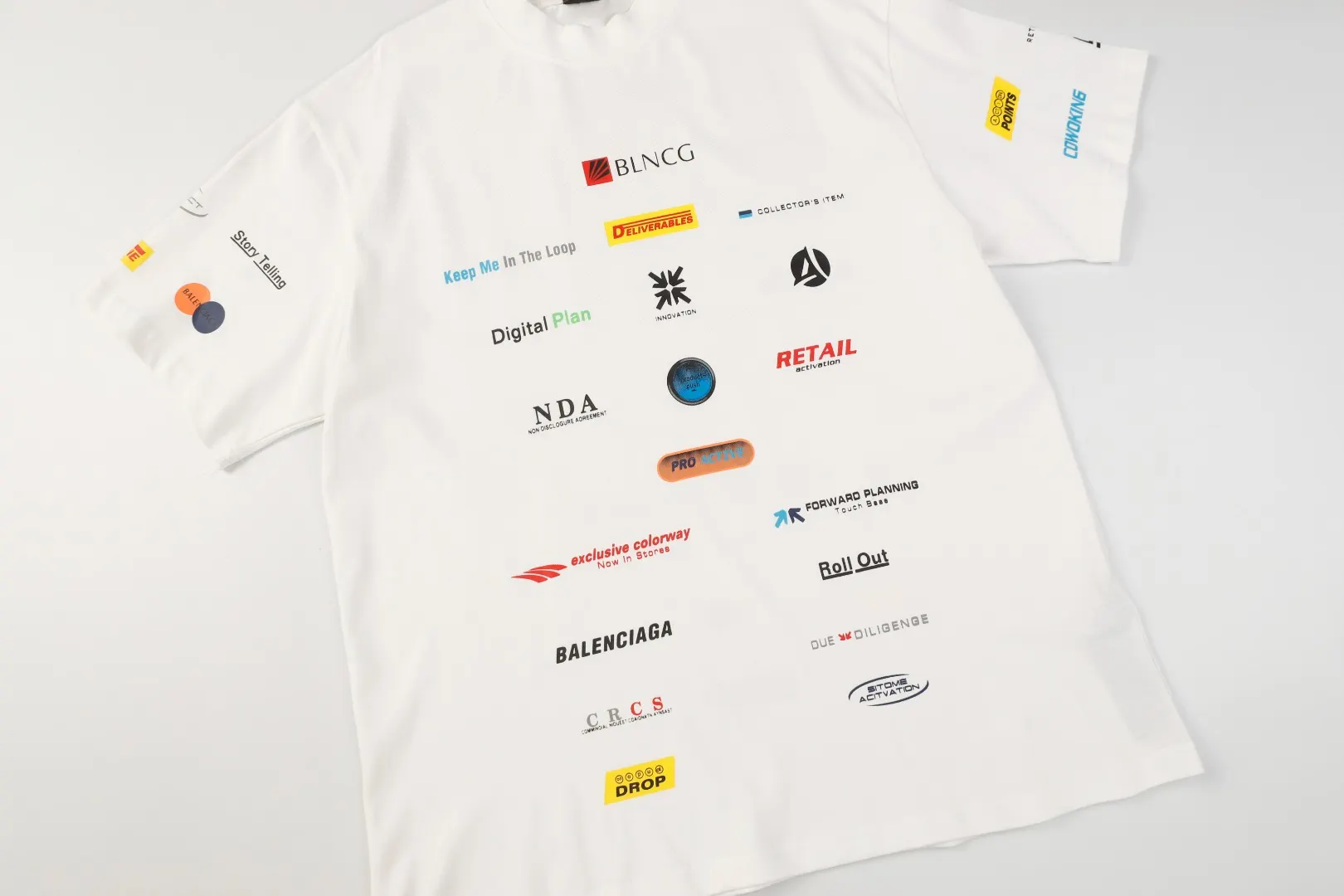 Multi-Logo Graphic Print Oversized T-Shirt D11518657 — view 5