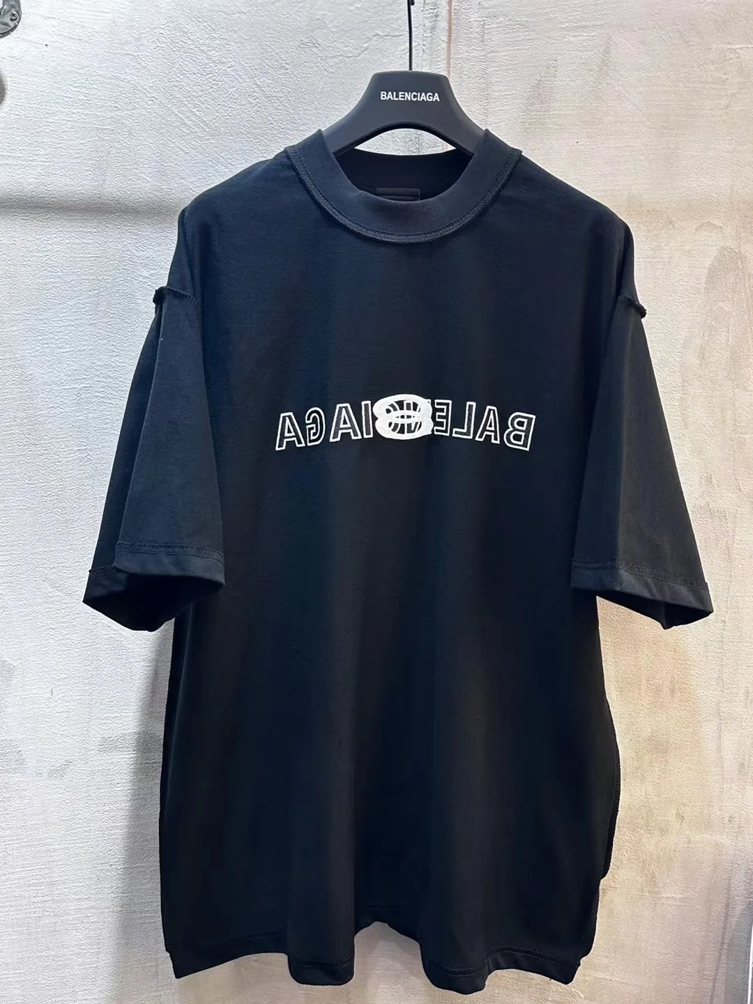 Inside-Out Embroidered Logo T-Shirt D11518654 — view 2