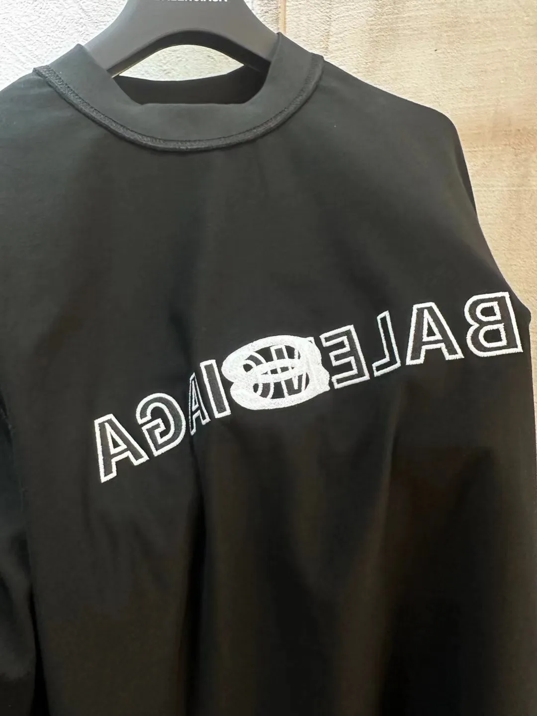 Inside-Out Embroidered Logo T-Shirt D11518654 — view 6