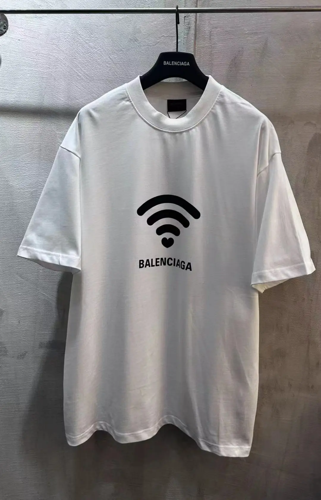 Wifi Heart Logo Oversized T-Shirt D11518649 — view 2