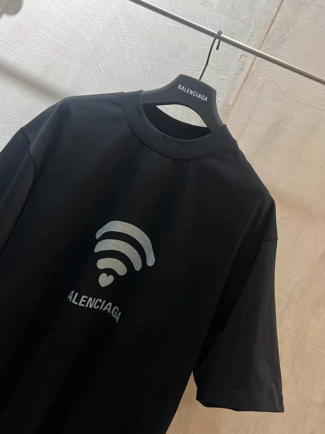 Wifi Heart Logo Oversized T-Shirt D11518649 — view 3