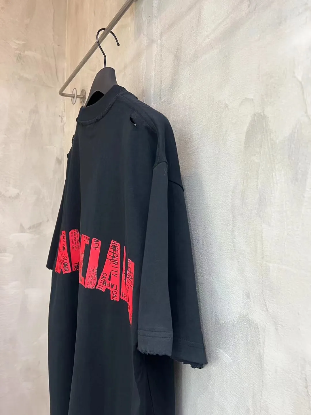Distressed Tape-Effect Oversized T-Shirt D8520577 — view 7