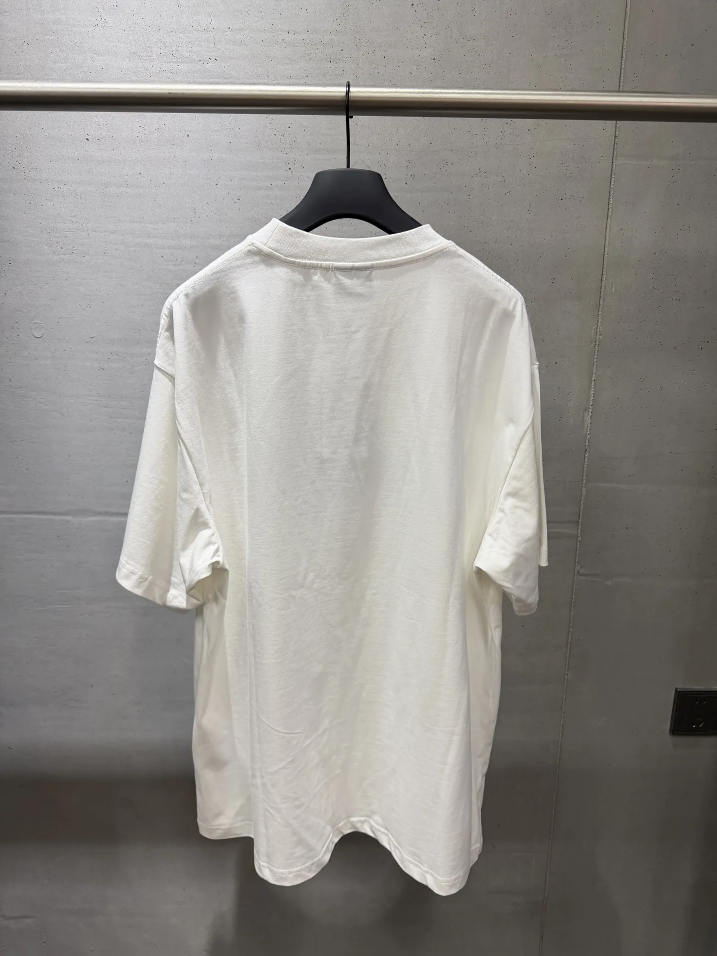 Melting Logo Oversized T-Shirt D15518615 — view 2