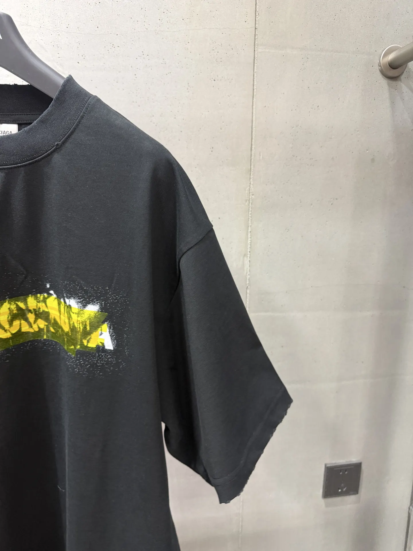 Gaffer Tape Graffiti Logo T-Shirt D15518768 — view 5