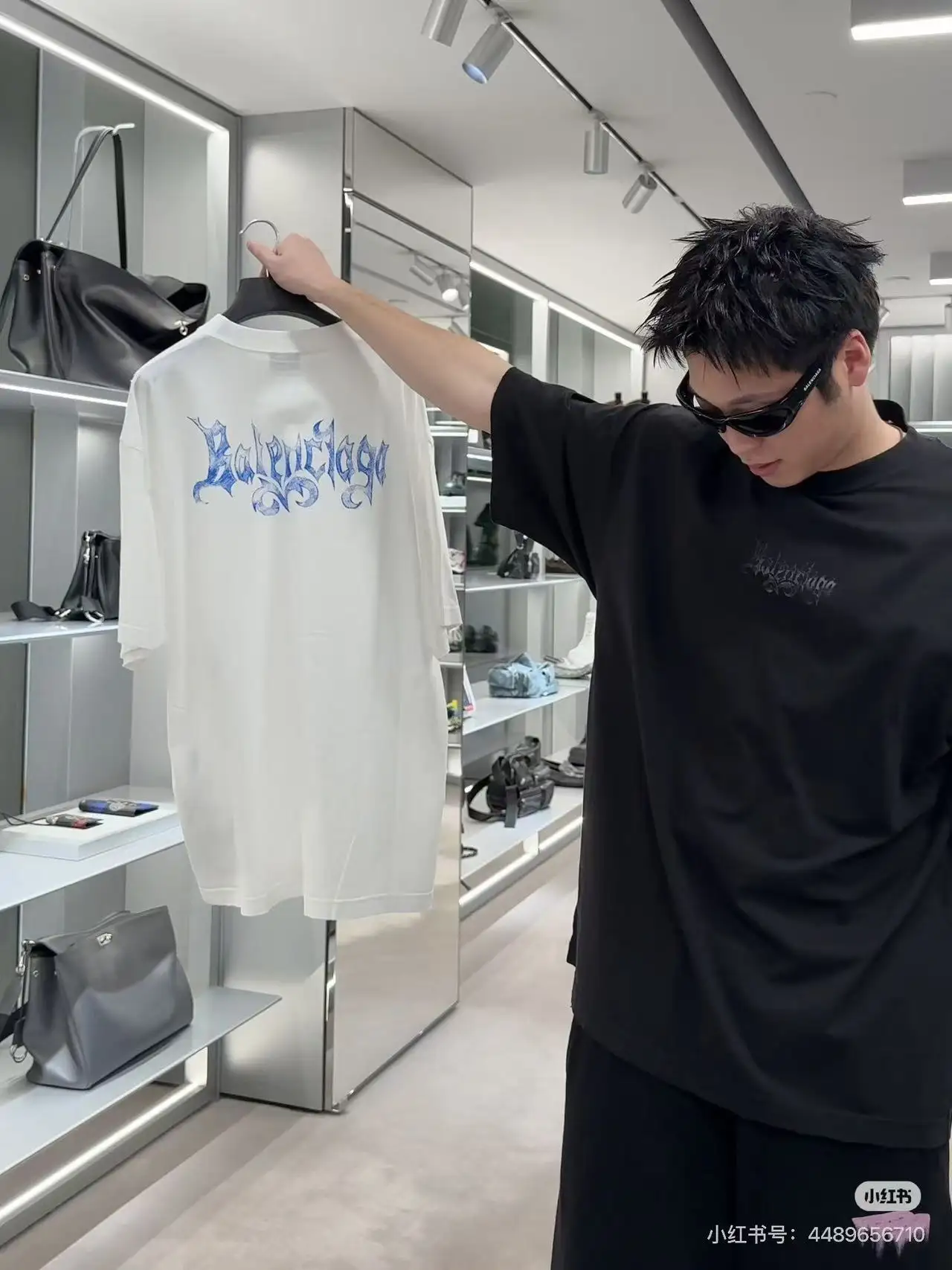 Gothic Logo Print Oversized T-Shirt D15518710 — view 2