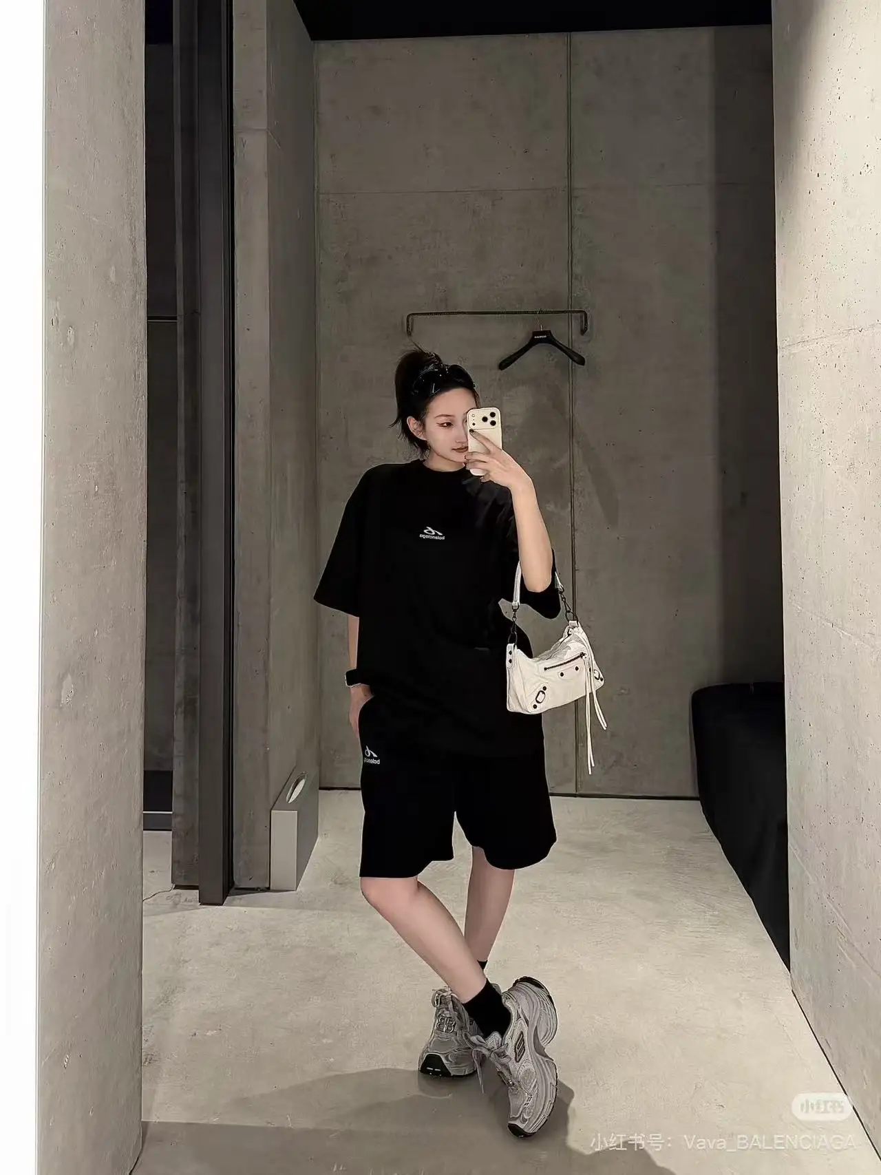 Reflective Micro Logo Oversized T-Shirt D14518679 — view 7