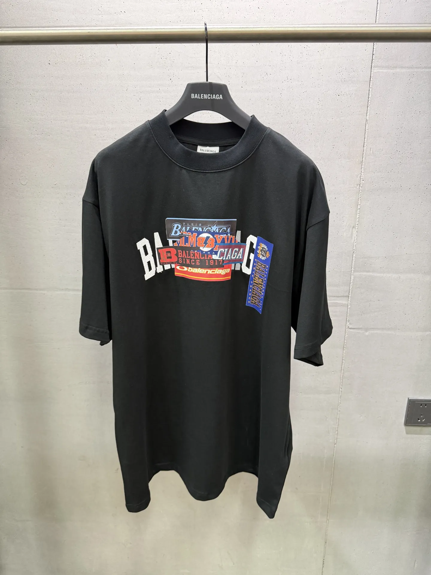 Multi-Logo Tape Graphic T-Shirt D15518667