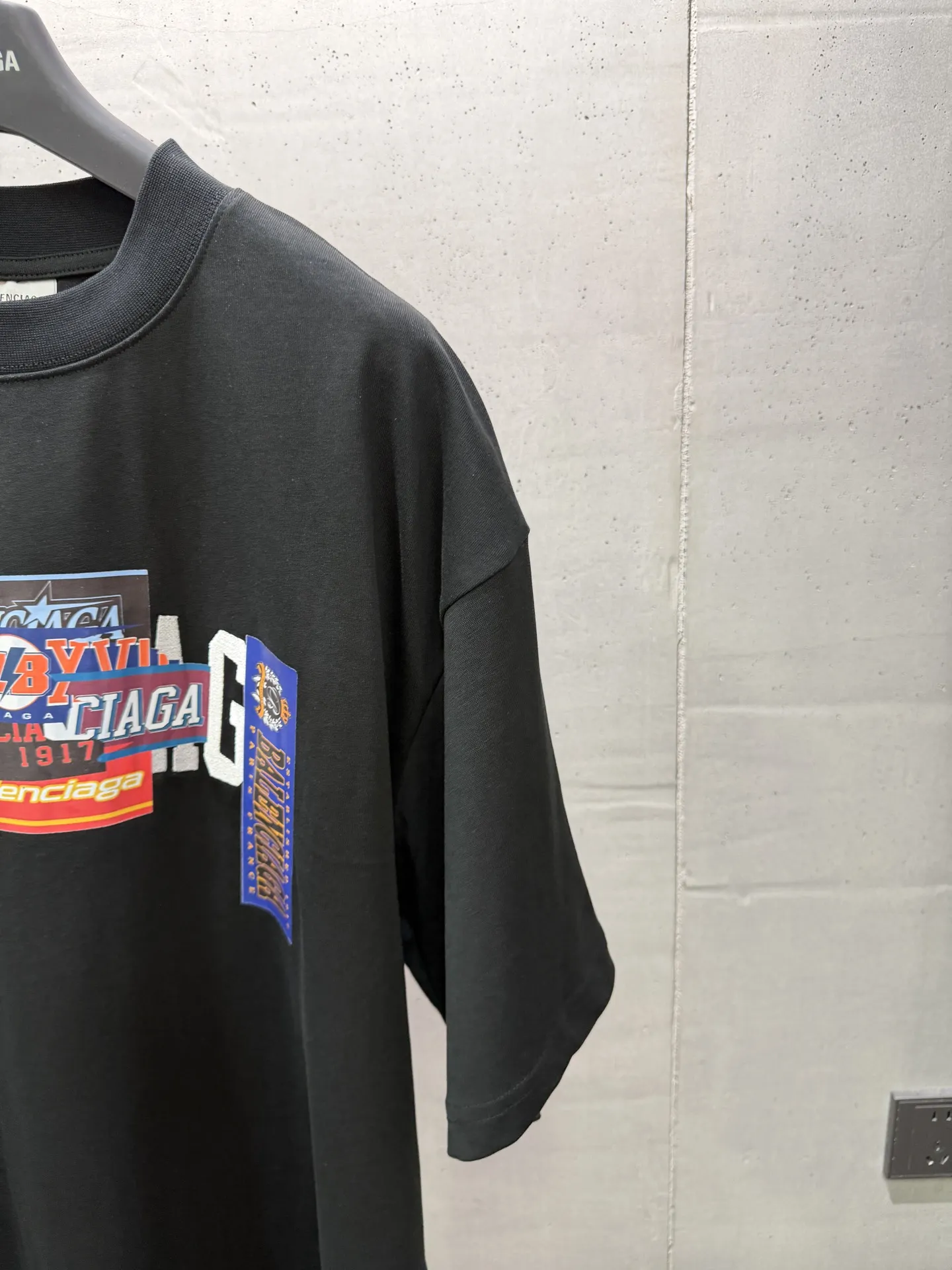 Multi-Logo Tape Graphic T-Shirt D15518667 — view 5