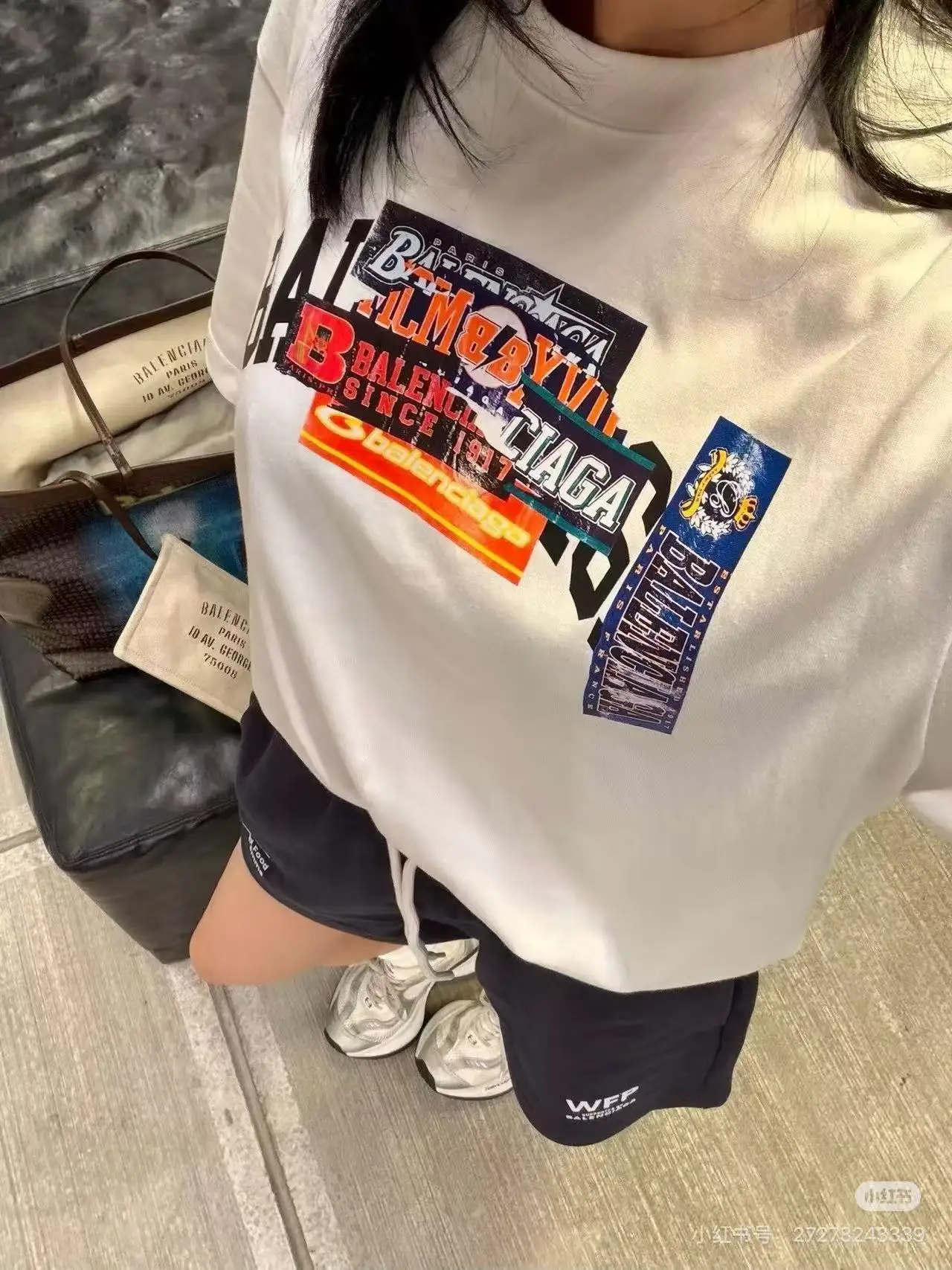 Passport Sticker Graphic Oversized T-Shirt D15518666 — view 2