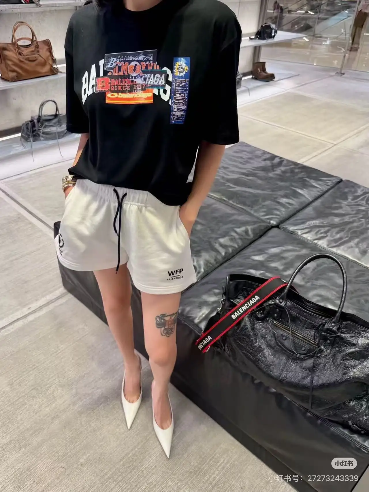 Passport Sticker Graphic Oversized T-Shirt D15518666 — view 10