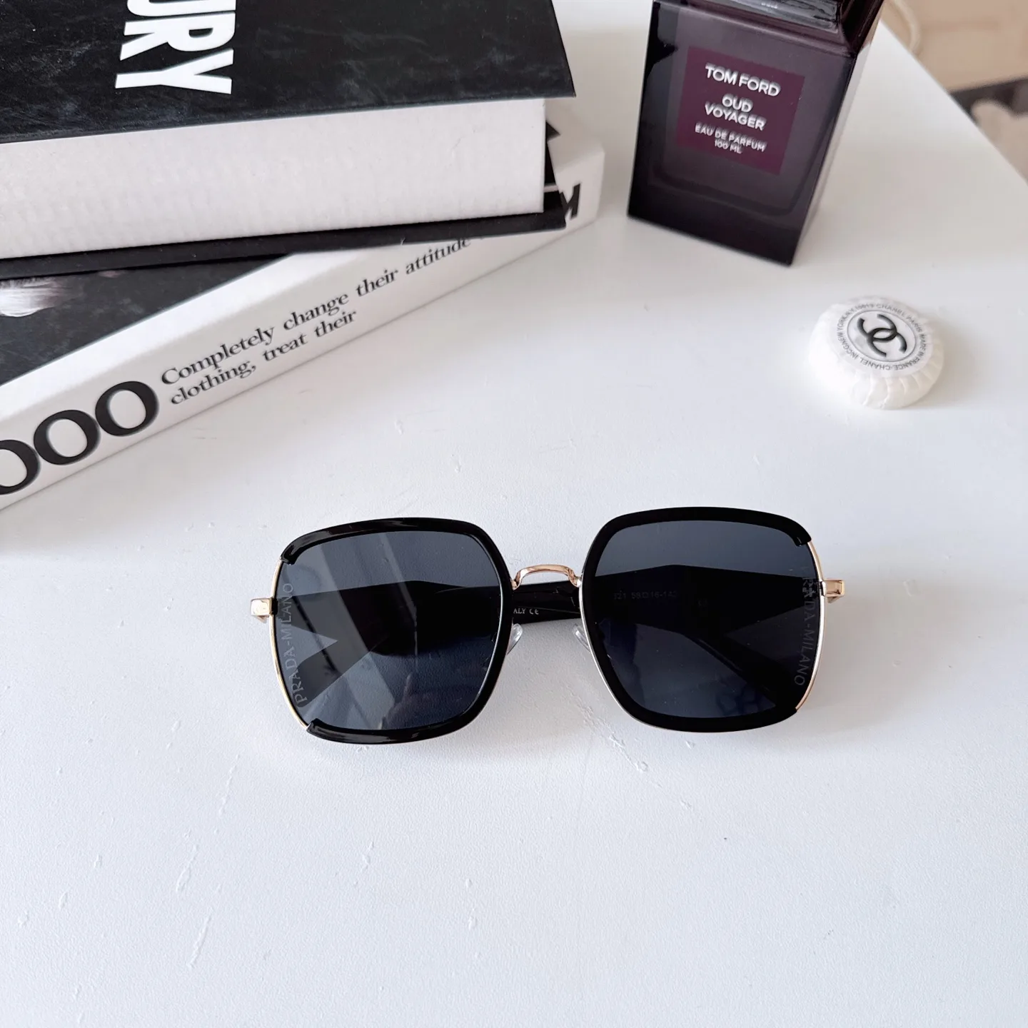 Prada Panda Sunglasses D20018538