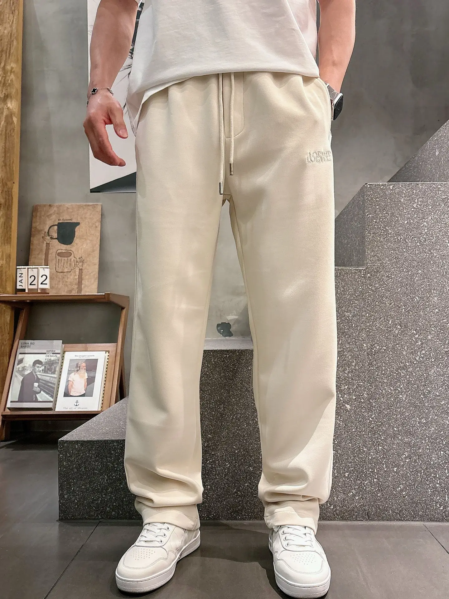Embroidered Logo Straight-Leg Sweatpants D23014246