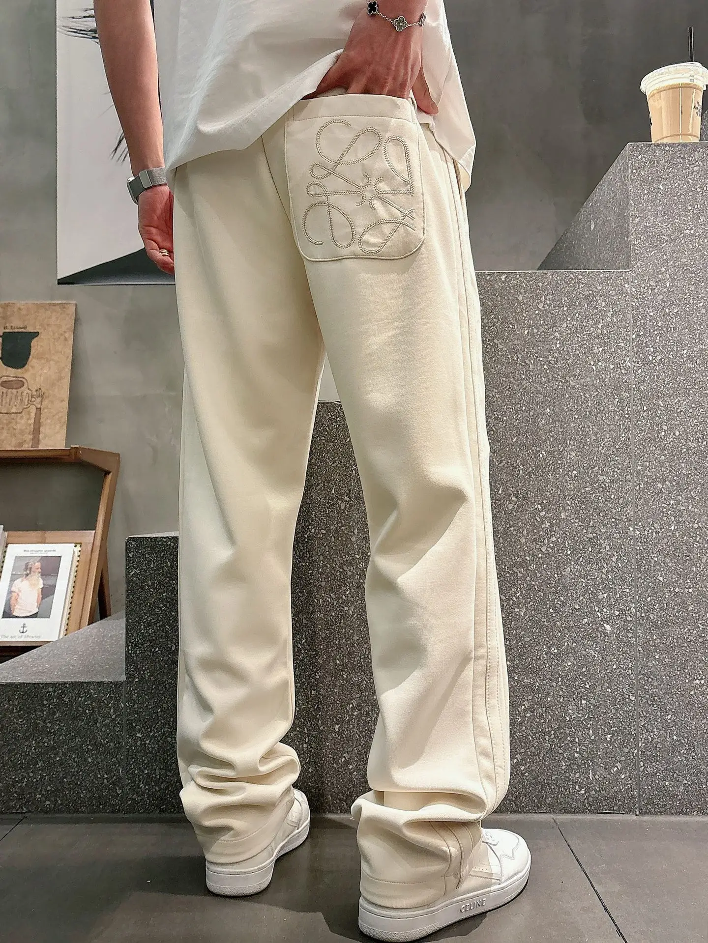 Embroidered Logo Straight-Leg Sweatpants D23014246 — view 2