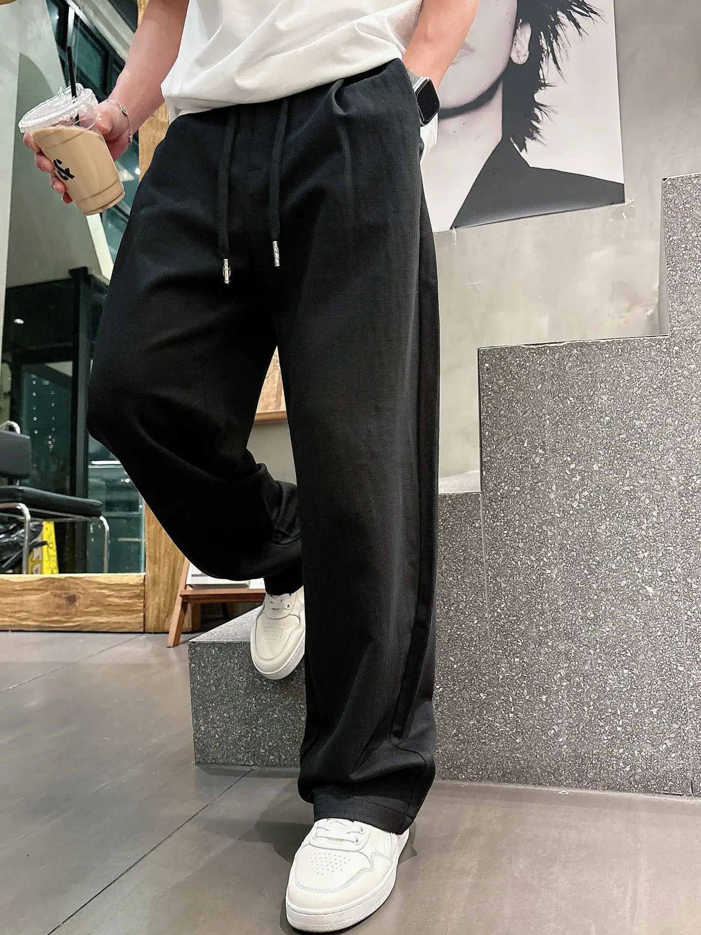 Logo-Appliqué Straight-Leg Drawstring Trousers D22514251 — view 5