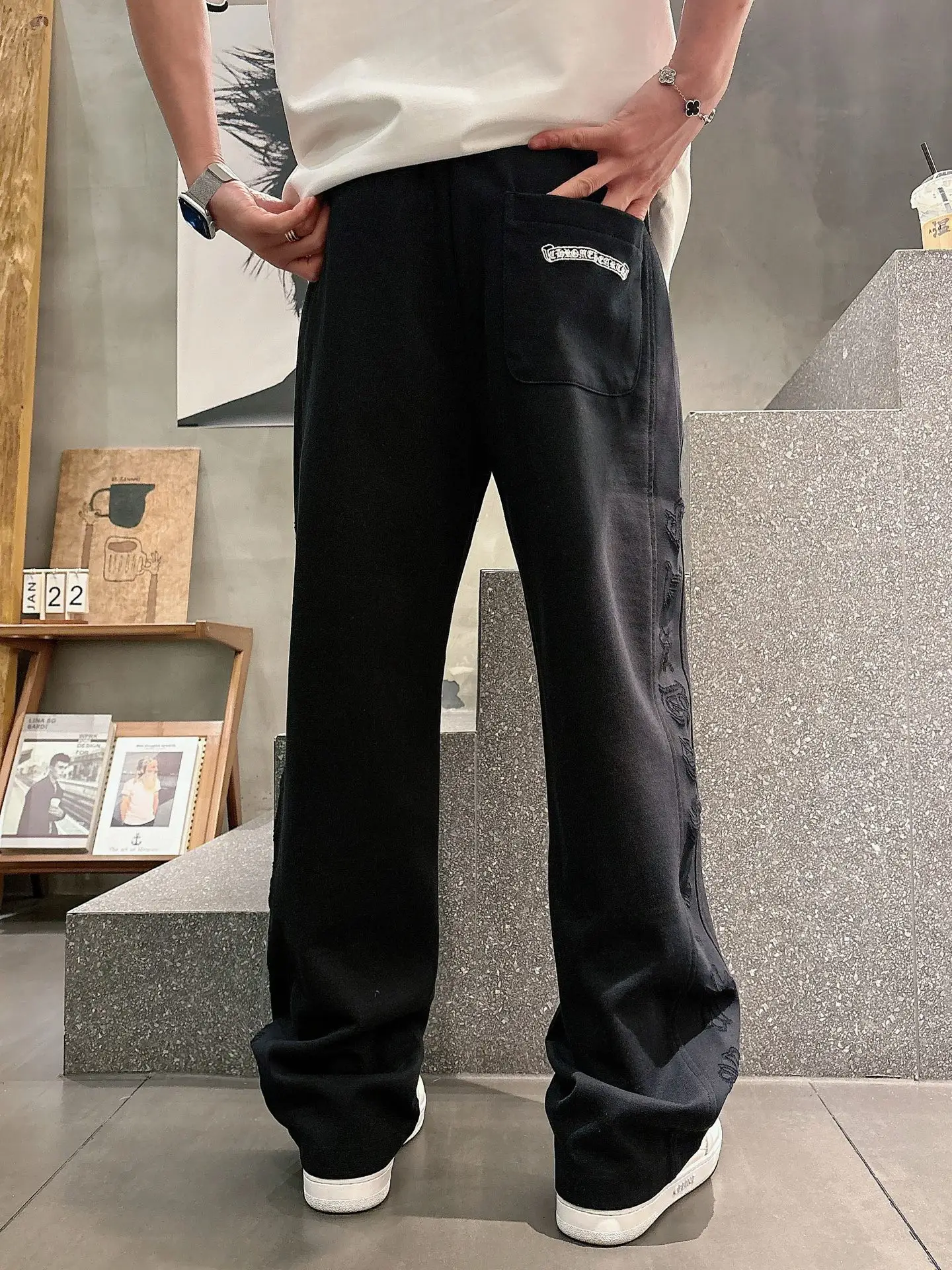 Logo Embroidered Straight-Leg Sweatpants D23014253 — view 6