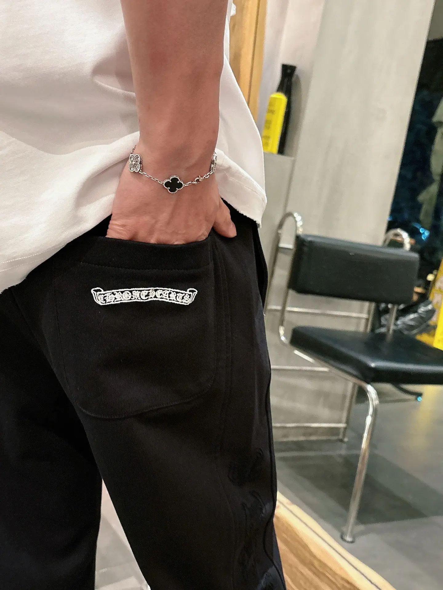 Logo Embroidered Straight-Leg Sweatpants D23014253 — view 9