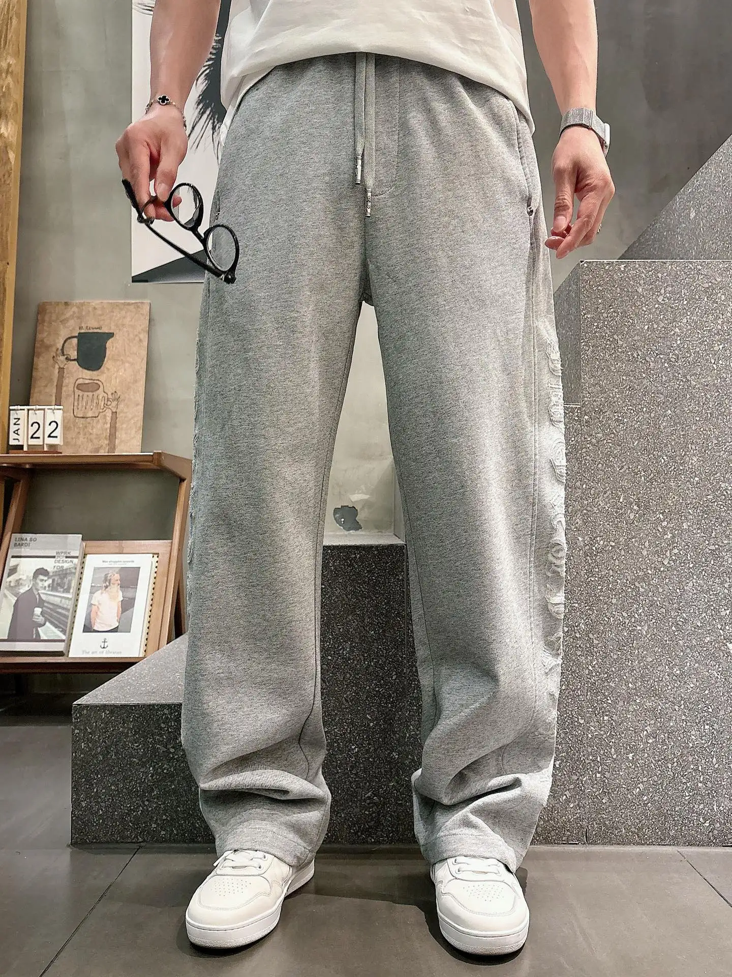 Embroidered Logo Straight-Leg Sweatpants D23014254