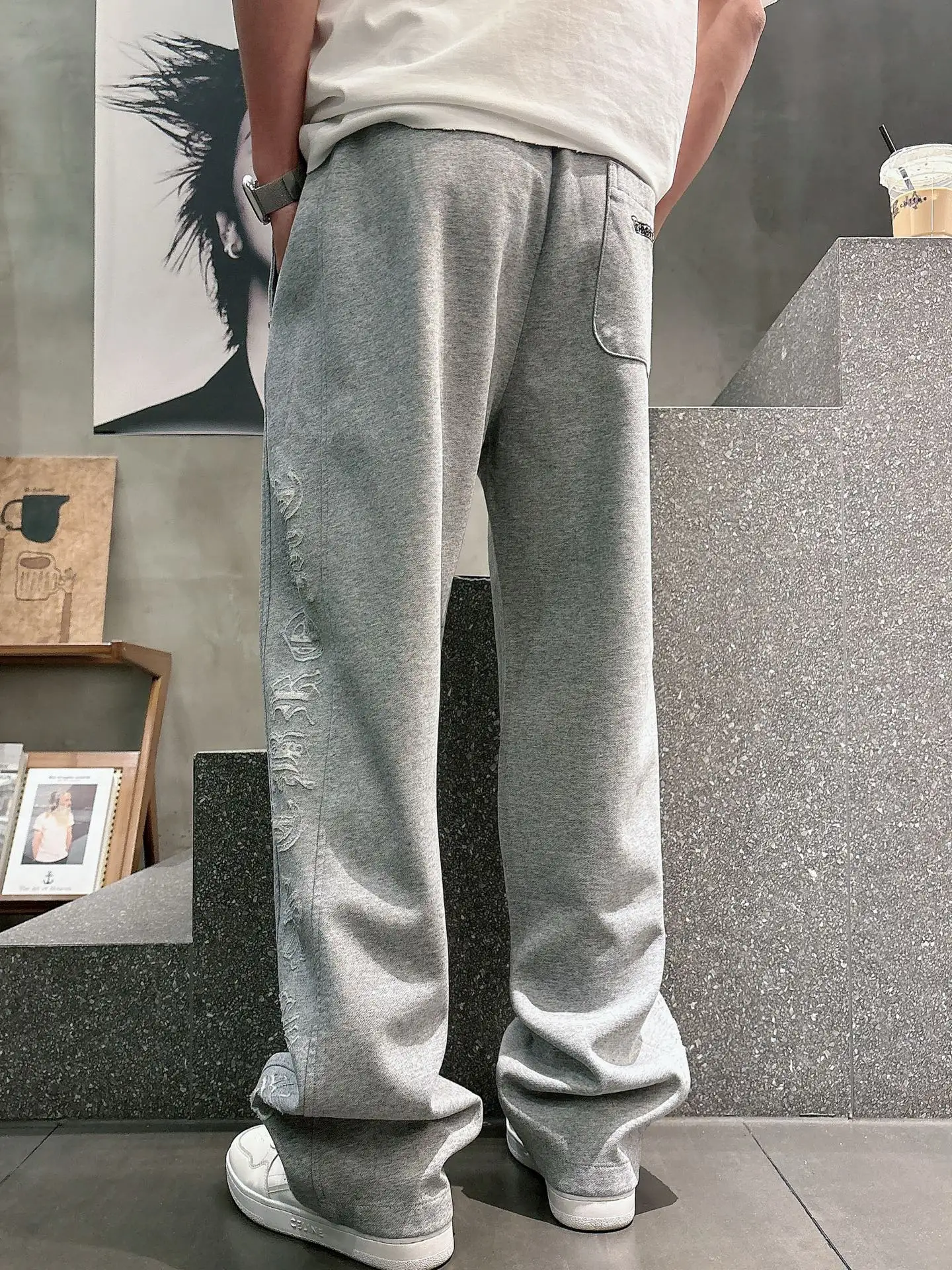 Embroidered Logo Straight-Leg Sweatpants D23014254 — view 2