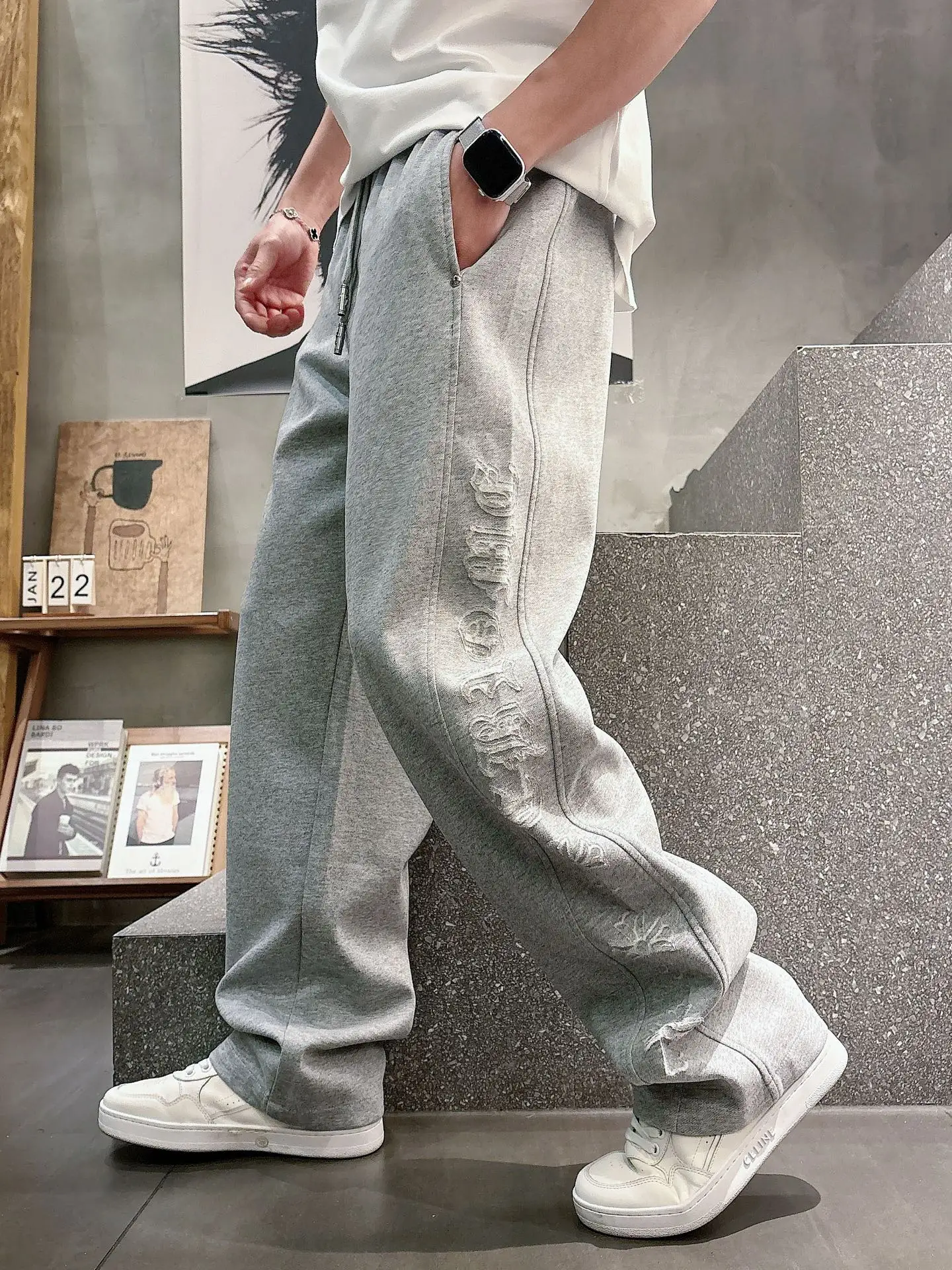 Embroidered Logo Straight-Leg Sweatpants D23014254 — view 6