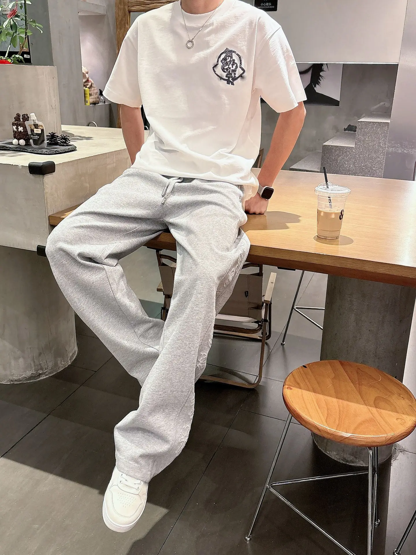 Embroidered Logo Straight-Leg Sweatpants D23014254 — view 9