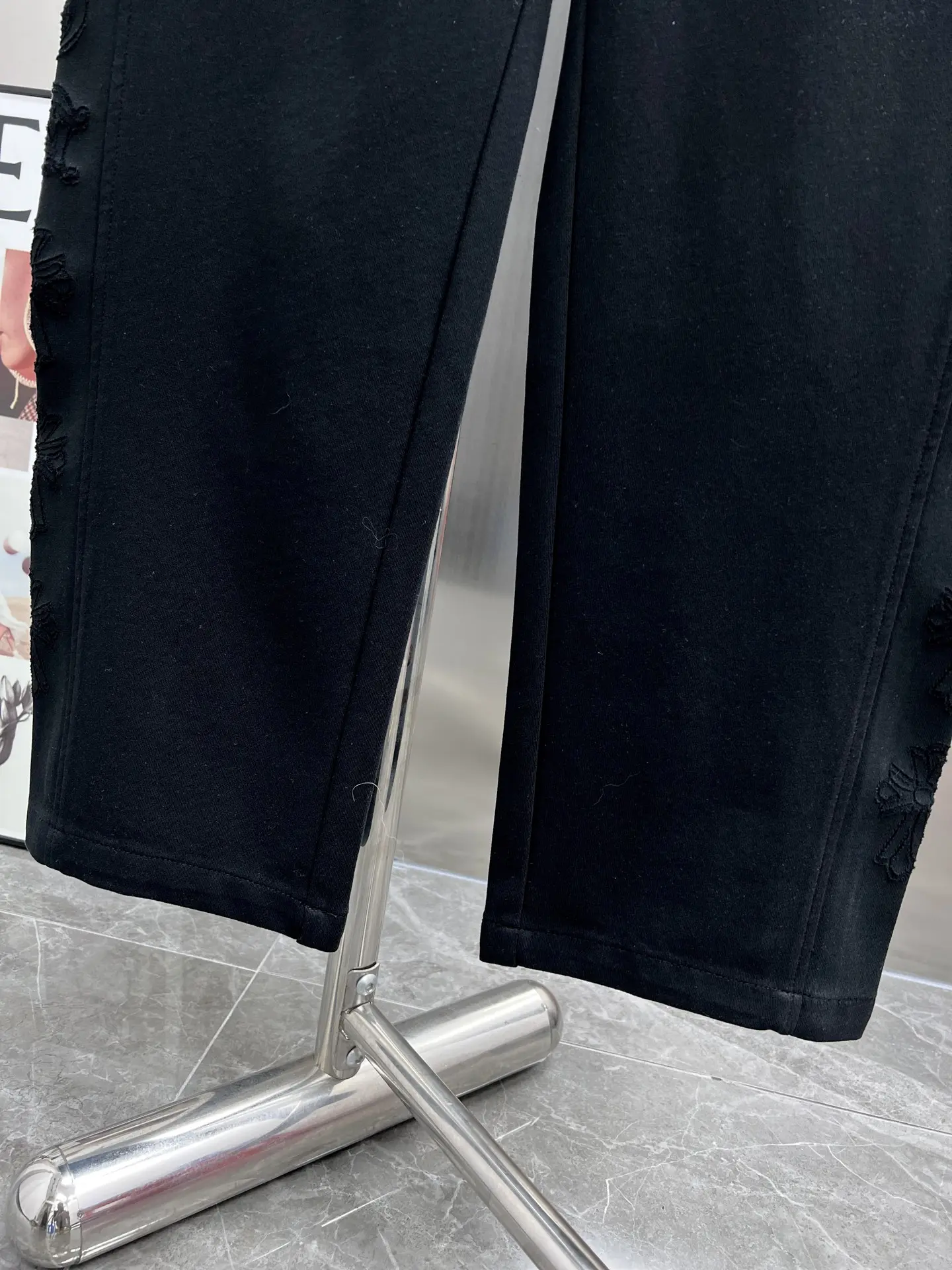Chrome Hearts Logo Embroidered Sweatpants D23014237 — view 8