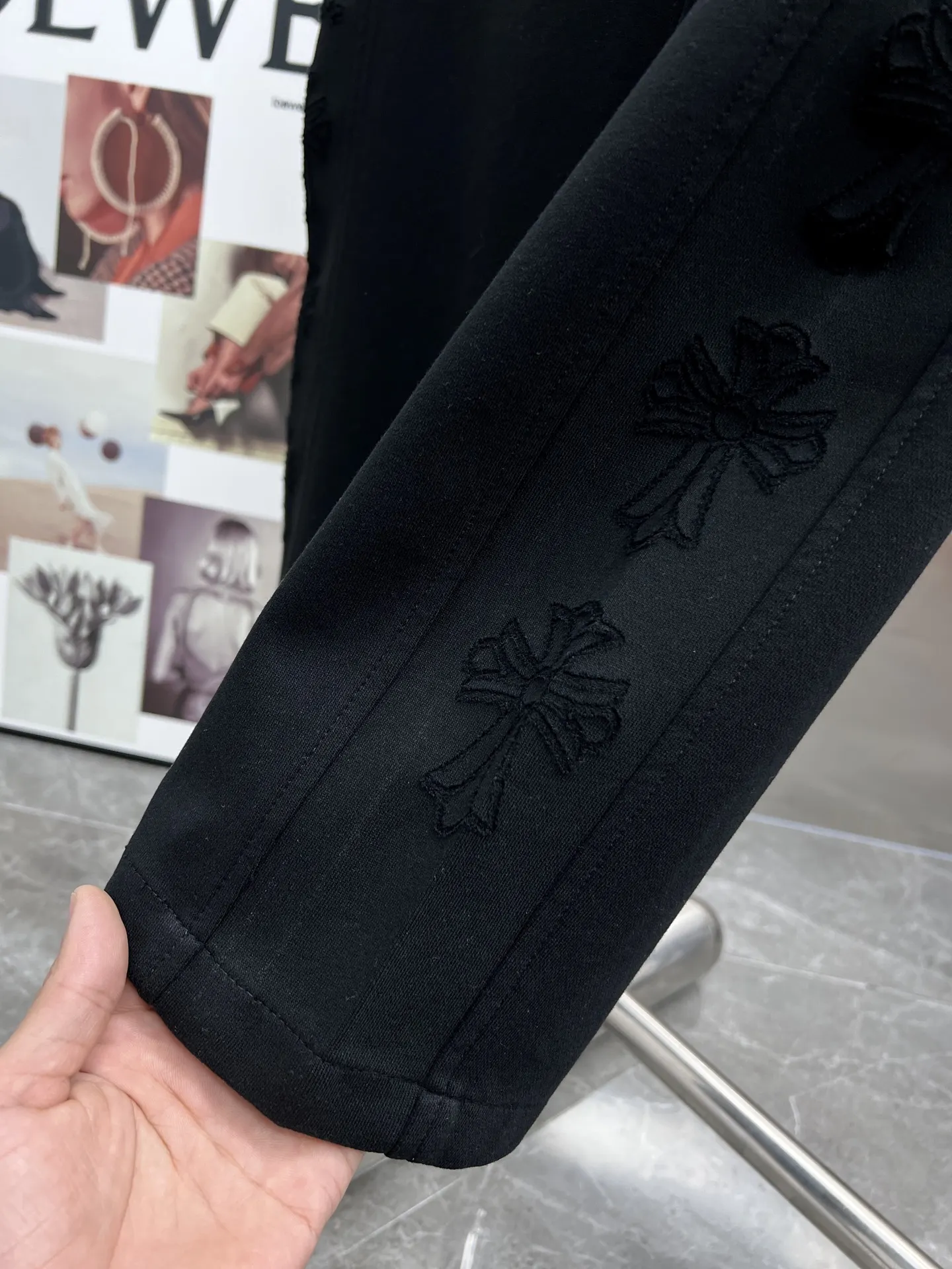 Chrome Hearts Logo Embroidered Sweatpants D23014237 — view 9